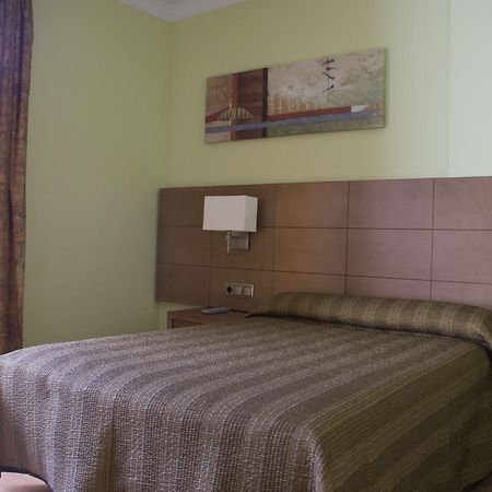 Hotel 4C Puerta Europa Madrid Bagian luar foto