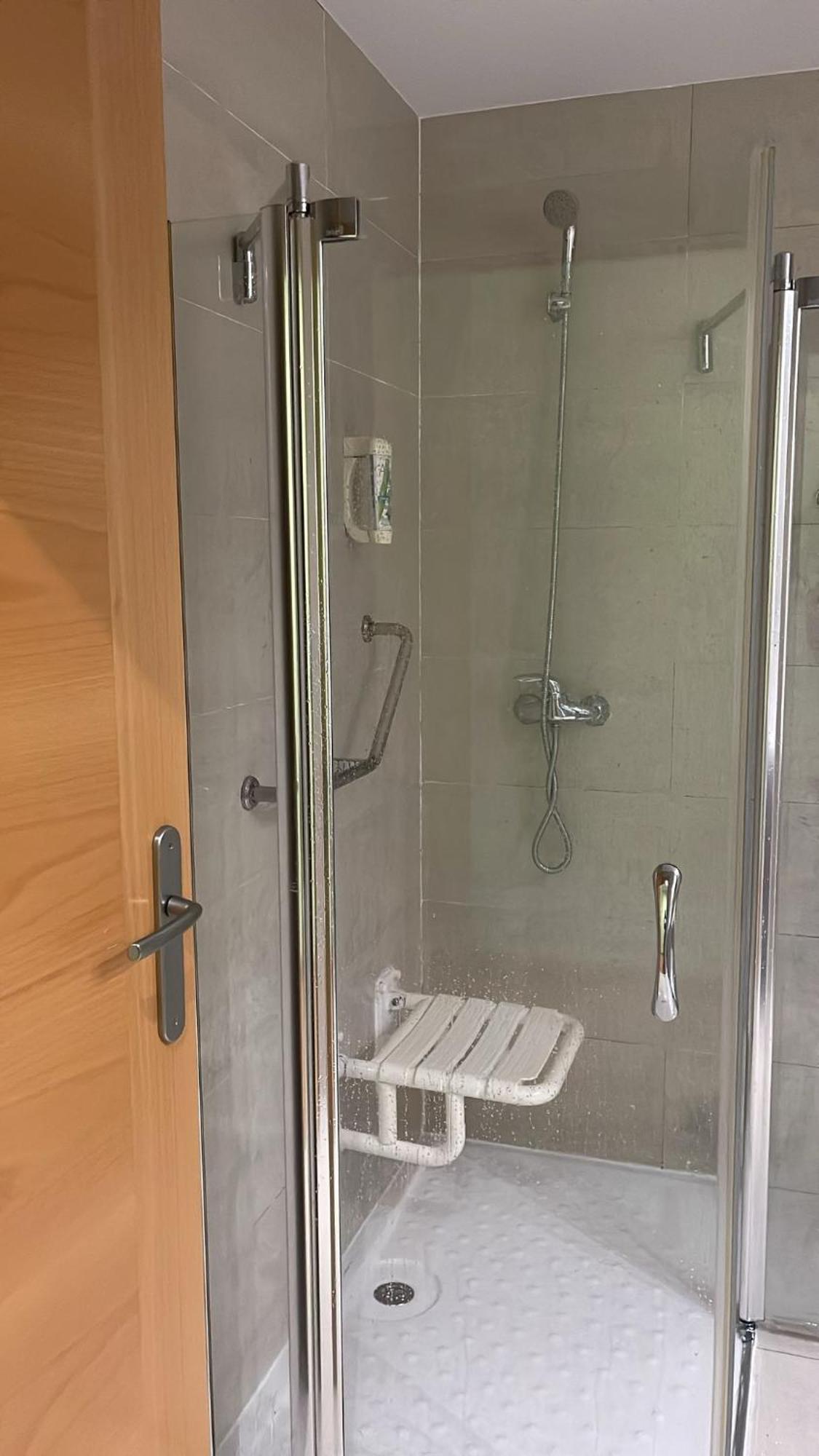 Hotel 4C Puerta Europa Madrid Bagian luar foto